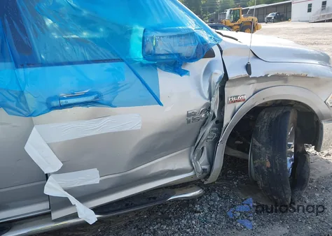 2017 Ram 1500 Laramie 4X2 5'7 Box из США, поврежденный, VIN 1C6RR6NT5HS630364